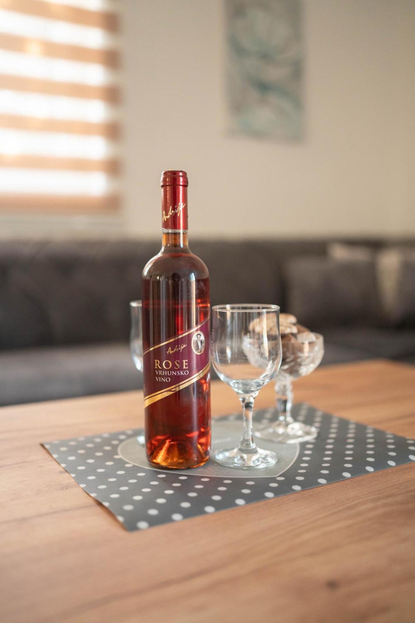 Apartmani Elegance Tuzla Buitenkant foto