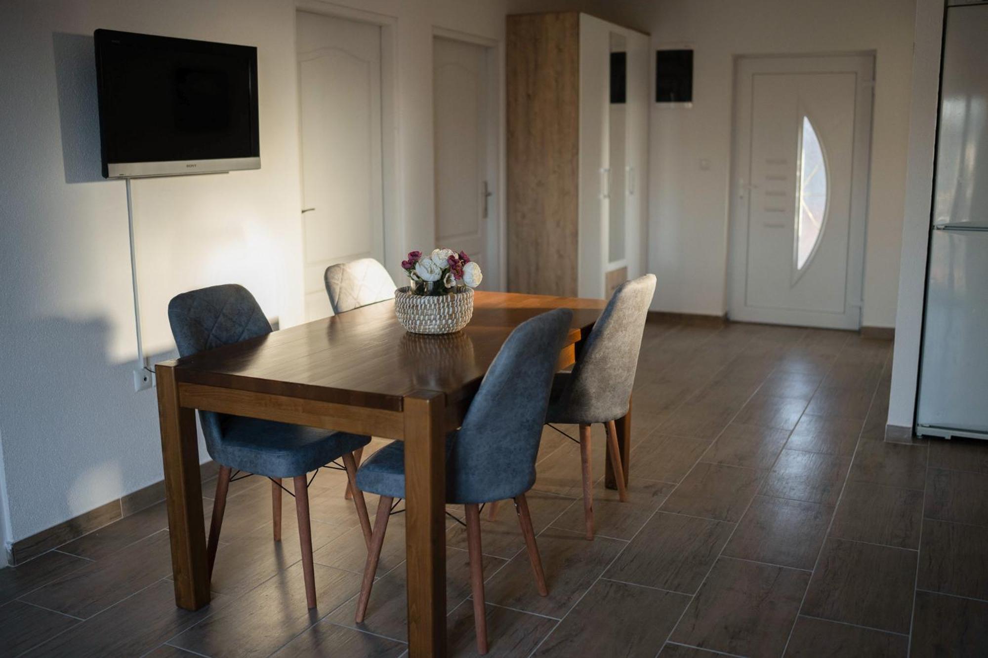 Apartmani Elegance Tuzla Buitenkant foto