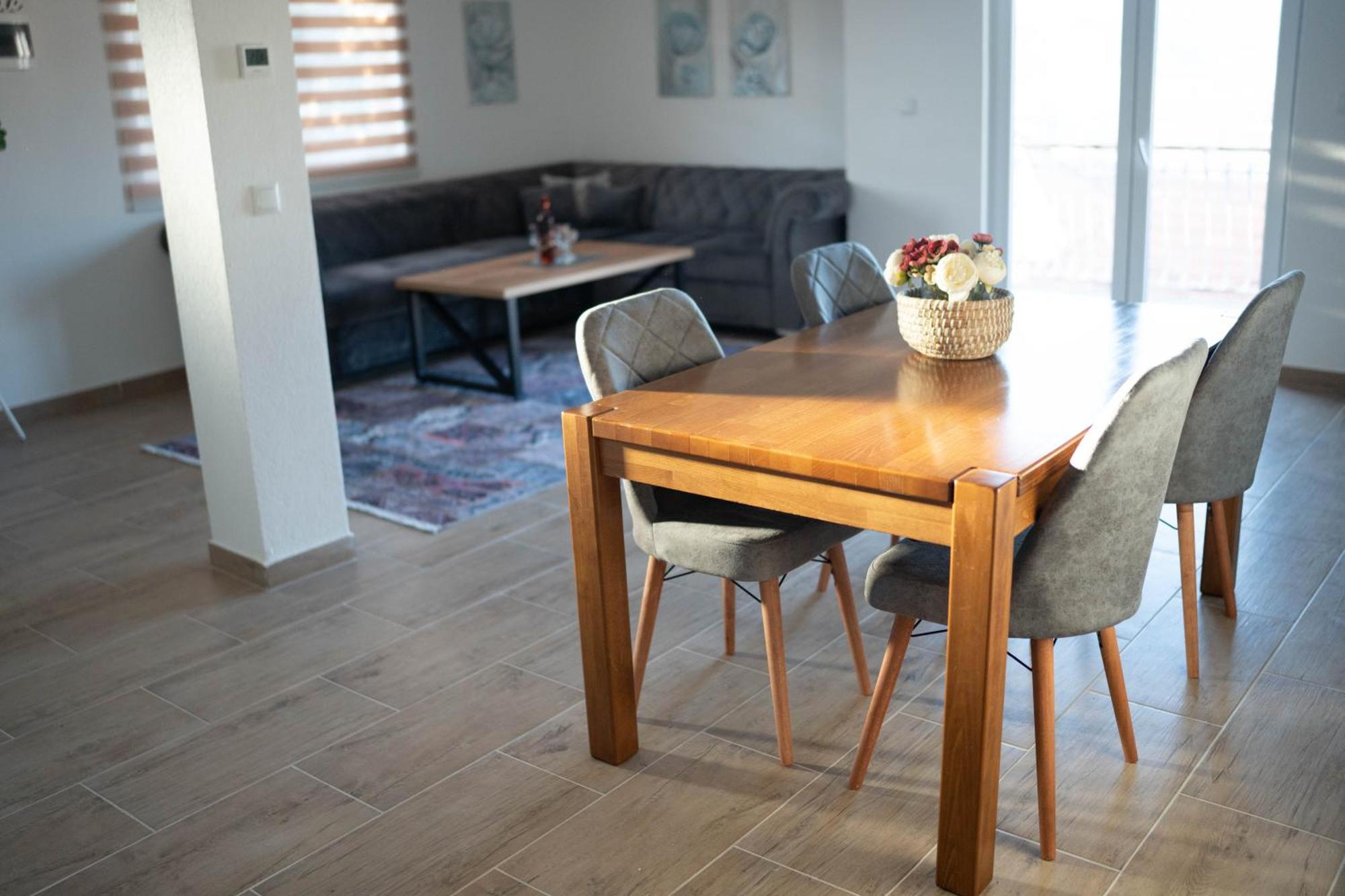 Apartmani Elegance Tuzla Buitenkant foto